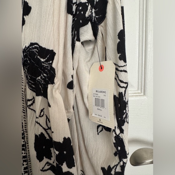 Billabong Sea the Sun Floral Kimono - Picture 4 of 9